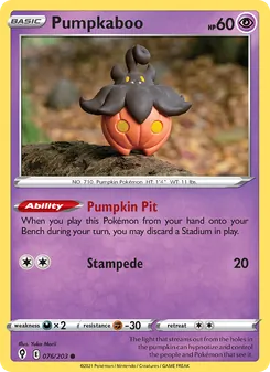 Pumpkaboo — Evolving Skies #76, 2021. Illustrated by Yuka Morii.